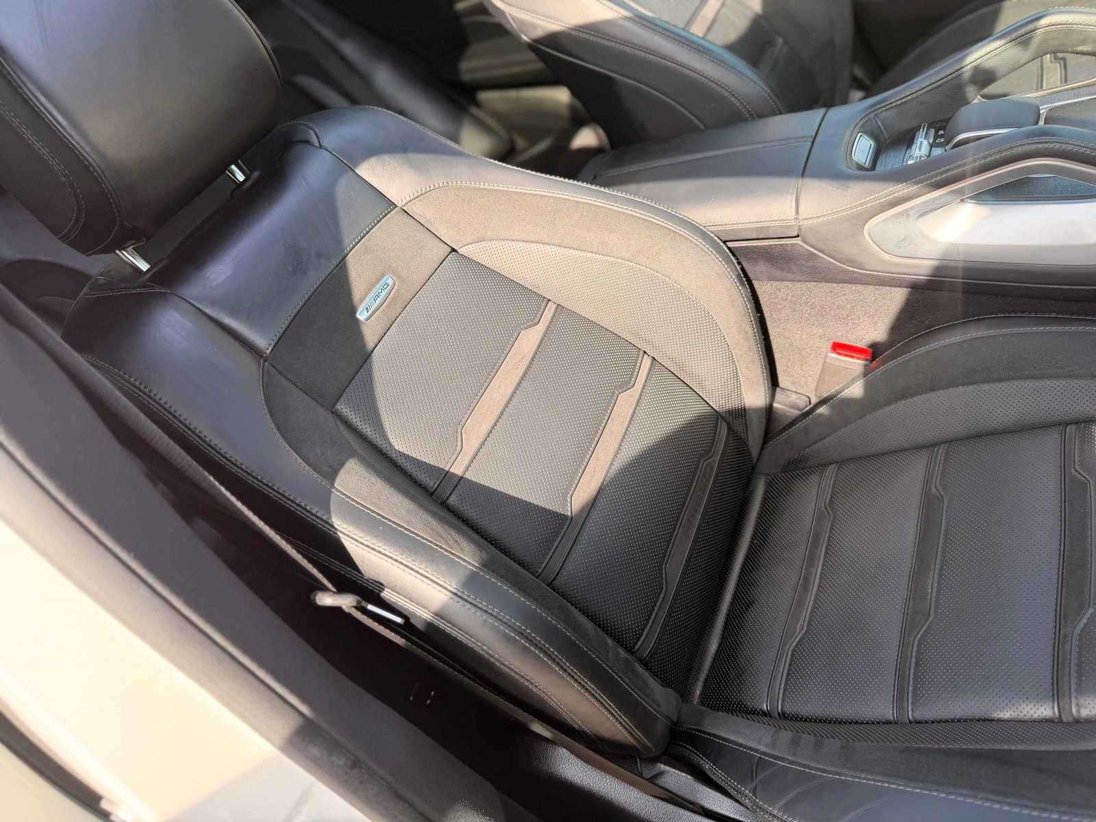 Mercedex Benz GLE53 2022 White image
